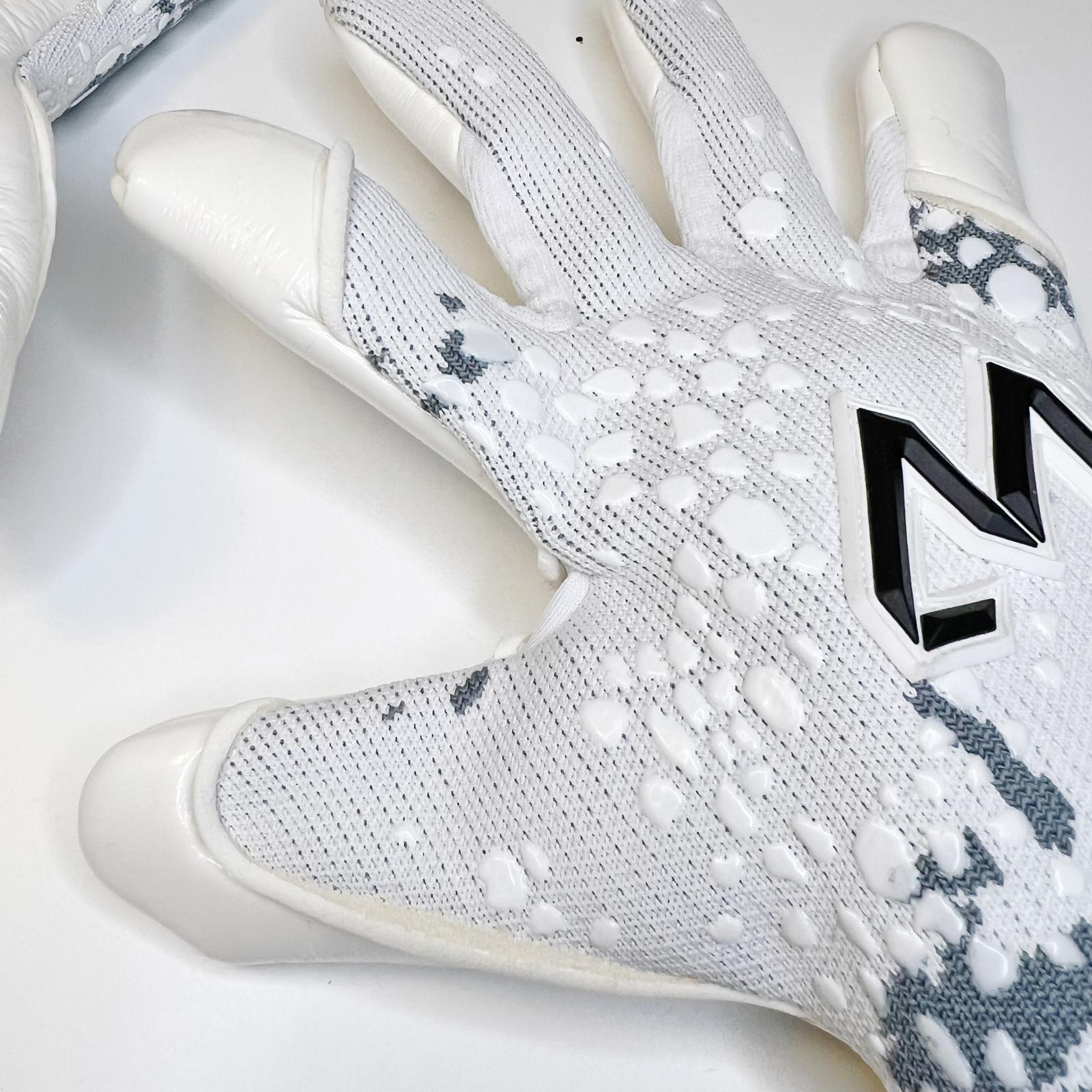 Jäätikkö K.S. 26 goalkeeper gloves white grey camo palm latex and finger detail close-up – AM Gloves