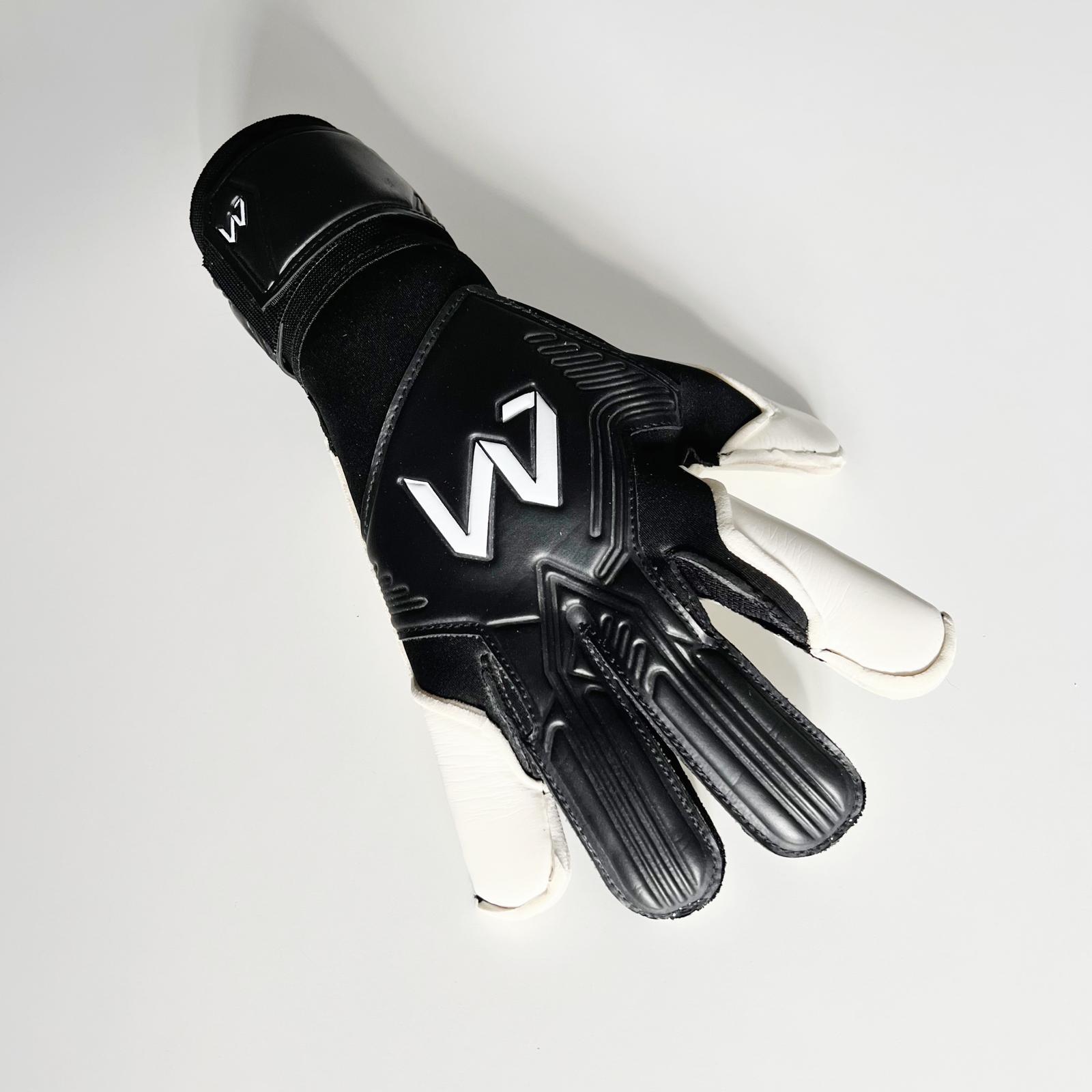AM KUU Hybrid 2.0 goalkeeper gloves black white product overview – AM Gloves